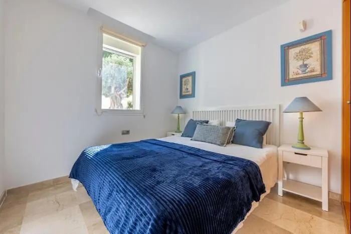 2 Bed Ground Floor Apartment Benahavis 0*,
